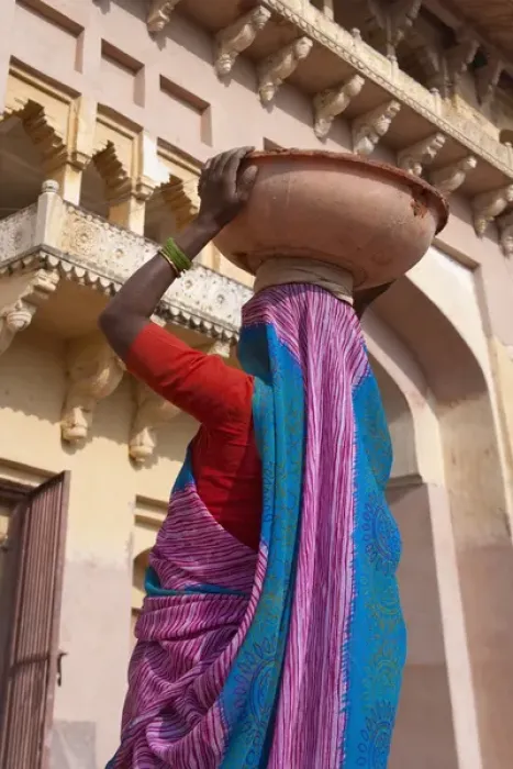 Framed Print : Woman in Amber Palace, Jaipur, Rajasthan, India