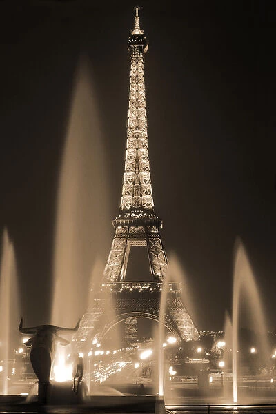 03. World famous Eiffel Tower Paris France
