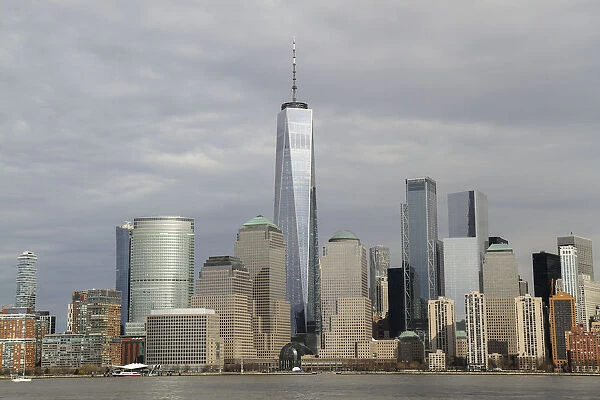One World Trade Center and other Manhattan skyscrapers seen from across the Hudson