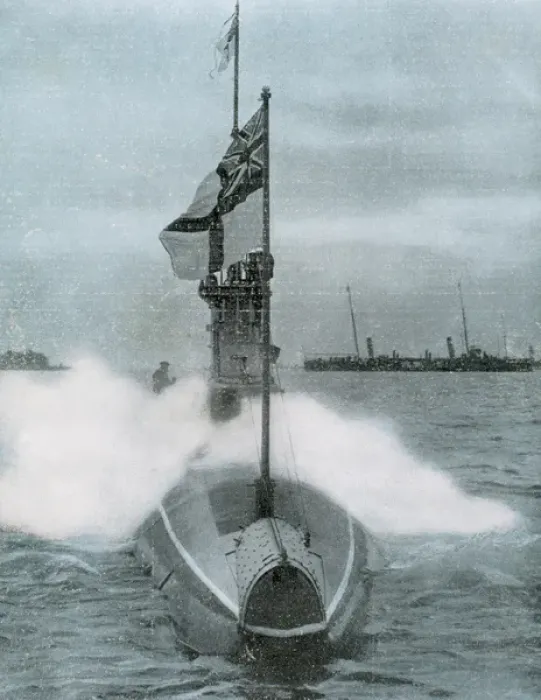 Framed Print : World War I (1914-1918). The British submarine E-8 Framed Print : World War I (1914-1918). The British submarine E-8