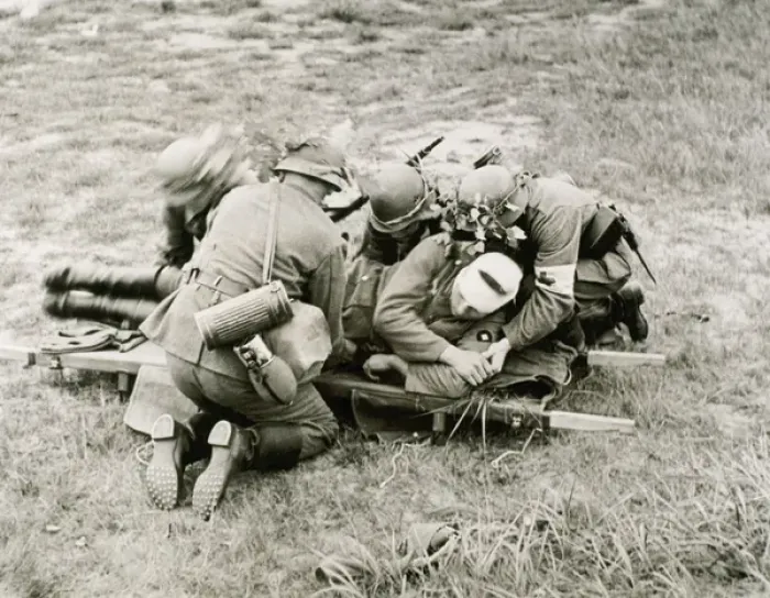 Framed Print : WORLD WAR II (1939-1945). Evacuation of wounded by German health services Framed Print : WORLD WAR II (1939-1945). Evacuation of wounded by German health services
