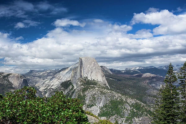 Yosemite, California, USA. Views over Yosemite Valley from Glacier Point