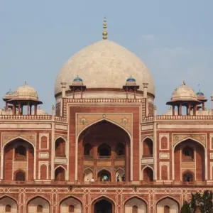 Asie. Inde. Fidèles à la tombe de Humayun à New Delhi. Asie. Inde. Fidèles à la tombe de Humayun à New Delhi.