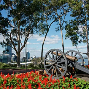 Australia, Western Australia, Perth. Kings Park. Queen Victoria monument. Fraser Avenue