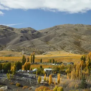 Autumn Colours Print of Lake Dunstan, Central Otago Autumn Colours Print of Lake Dunstan, Central Otago