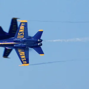 Blue Angels perform knife-edge pass during 2006 Fleet Week airshow in San Francisco