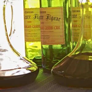 Bottles and carafes decanters with Chateau La Grave Figeac - Chateau La Grave Figeac