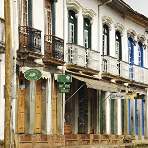Brazil, Minas Gerais, Mariana, street with colorful colonial residential buildings