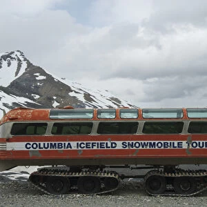 Canada: Alberta, Columbia Icefields Bus Tour and hike, Athabasca Glacier