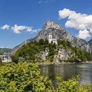 Church overlooking Traunsee lake, Traunkirchen, Upper Austria, Austria