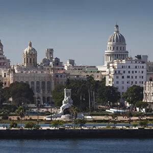 Cuba, Havana, elevated city view from the Castillo de los Tres Santos Reys del Morro