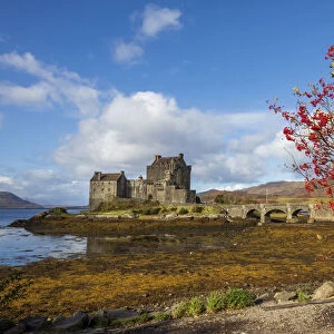 Eilean Donan Castle. Isle of Skye, Scotland