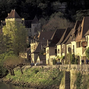 Europe, France, La Roque-Gageac, Dordogne. Dordogne River
