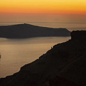 Europe, Greece, Santorini. Sunset on sailboat