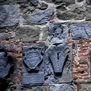 Europe, Italy, Tuscany, Siena, Chianti, Radda. Palazzo PRetorio medieval wall