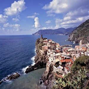 Europe, Italy, Vernazza. The red-tiled houses of Vernazza are built overlooking the