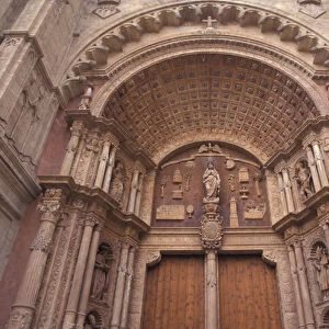 Europe, Spain, Palma de Mallorca, Cathedral entrance doors