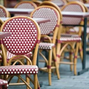 France, PARIS, Montmartre: Place du Tertre, Cafe Tables