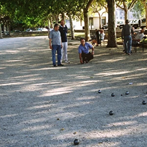 The game of petanque, Arles, France