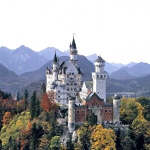Germany, Bavaria, Neuschwanstein Castle. Tourists flock to King Ludwig IIs Neuschwanstein