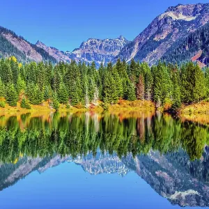 Gold Lake reflection Mount Chikamin, Snoqualmie Pass, Wenatchee National Forest, Washington State, Usa Gold Lake reflection Mount Chikamin, Snoqualmie Pass, Wenatchee National Forest, Washington State, Usa