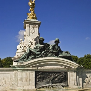 Great Britain, London. Fountain at St. Jamess Park near Buckingham Palace