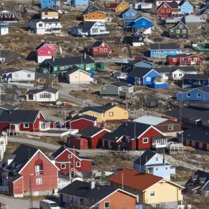 Le Groenland, Qaqortoq, vue de ville élevée. Le Groenland, Qaqortoq, vue de ville élevée.