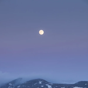 Greenland, Qaqortoq, floating ice and moonrise