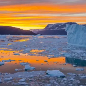 Greenland Print - Scoresby Sund Sunset with Icebergs and Brash Ice Greenland Print - Scoresby Sund Sunset with Icebergs and Brash Ice