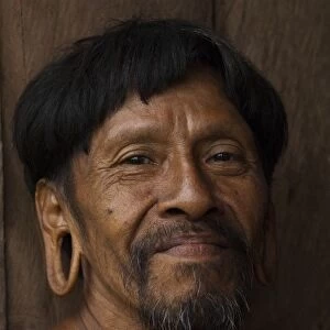 Huaorani man, Meaoewa Wane, Bameno Community. Yasuni National Park, Amazon rainforest, Ecuador