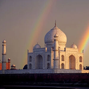 India, Uttar Pradesh, Agra. Double rainbow over Taj Mahal mausoleum