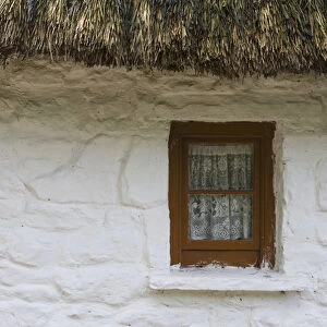 Ireland, County Clare. Thatch cottage in Bunratty Folk Center