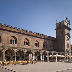 ITALY, Mantua Province, Mantua. Palazzo Broletto and clocktower