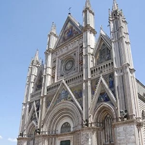 Italy, Umbria, Orvieto. Romanesque / Gothic cathedral in Piazza del Duomo