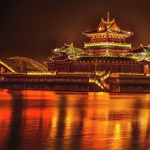 Jinming Lake, Kaifeng, Henan, China. Kaifeng was the capital of the Song Dynasty, 1000 to 1100 AD