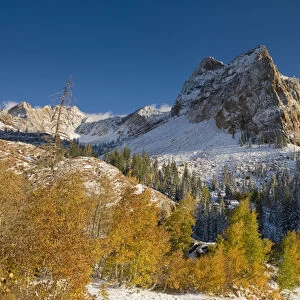 LaKe Blanche Trail and Sundial Peak, early fall snow, Aspen trees, Twin Peaks Wilderness