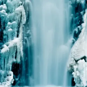 Lower Multnomah Falls; winter; frozen; Columbia Gorge; Oregon; USA