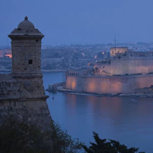 Malta, Valletta, Senglea, L-Isla, elevated view of Senglea Point, dawn