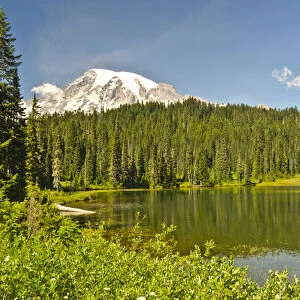 Mount Rainier; Reflection Lakes; Mount Rainier National Park; Washington; USA