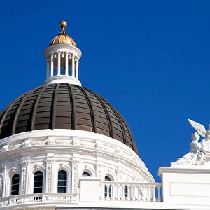 NA, USA, California, Sacramento. The dome and sculpture on top of the California