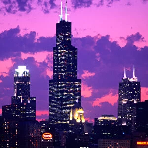 NA, USA, Illinois, Chicago. The Chicago skyline and Sears Tower at dusk