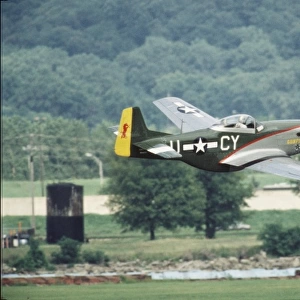 North American P-51 D Mustang, Gunfighter near Holman Field, St. Paul