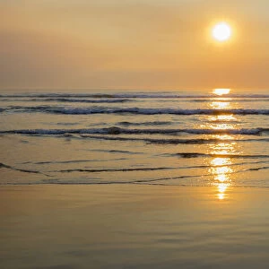 Oregon, Cannon Beach. Sunset ocean view