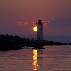 Portsmouth Harbor Light. Lighthouses. Sunrise. New England. New Castle, NH
