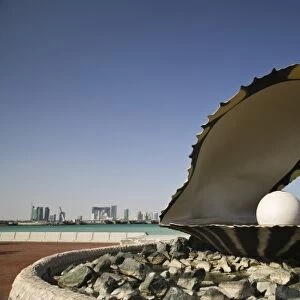 Qatar, Ad Dawhah, Doha. Doha Corniche - Pearl Monument
