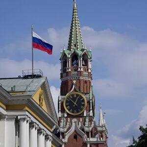 Russia, Moscow, The Kremlin. Saviors Tower and Gate (aka Spasskaya Tower or Holy Gate)