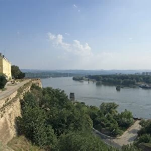 Serbia, Voivodina, Novi Sad, Petrovaradin fortress and Danube