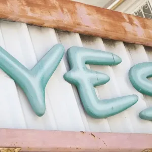 Sign saying YES. La Paz, Mexico