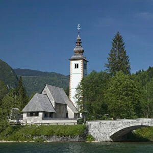 SLOVENIA-GORENJSKA-Ribcev Laz: Church of St. John The Baptist / Lake Bohinj