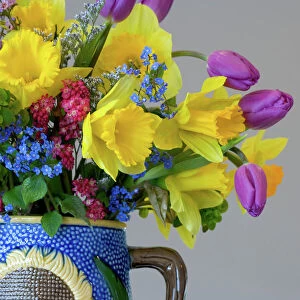 Spring flower bouquet in vase. Credit as: Don Paulson / Jaynes Gallery / DanitaDelimont